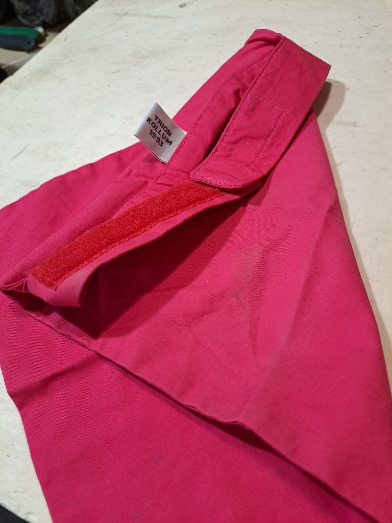 Trion Kollum 1993 Rode Stof, Trion Kollum, Onbekend, Kleding of Schoenen, Ophalen of Verzenden