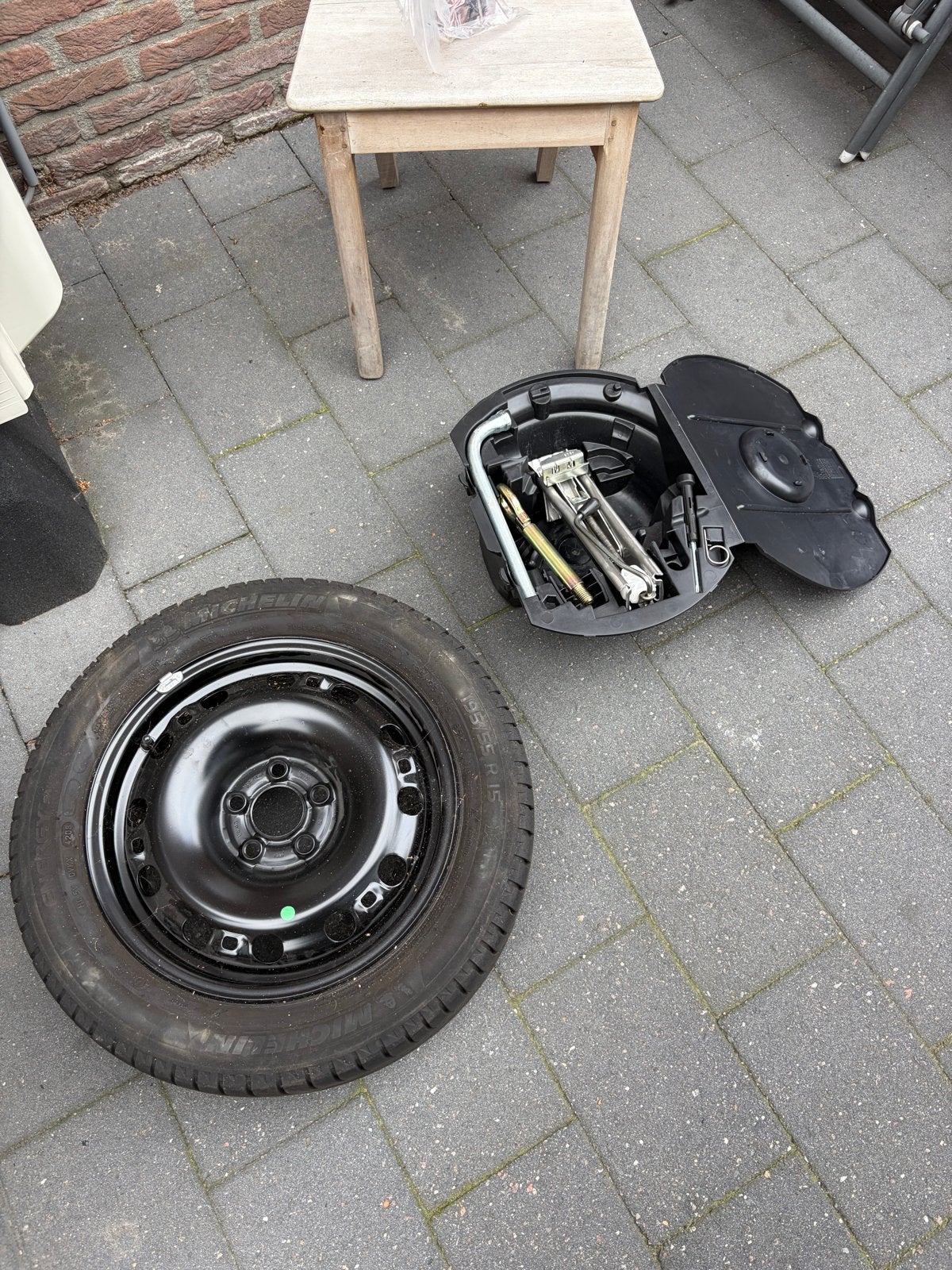 Reservewiel met krikset - Michelin 125/80R17 5x100, Ophalen, Gebruikt