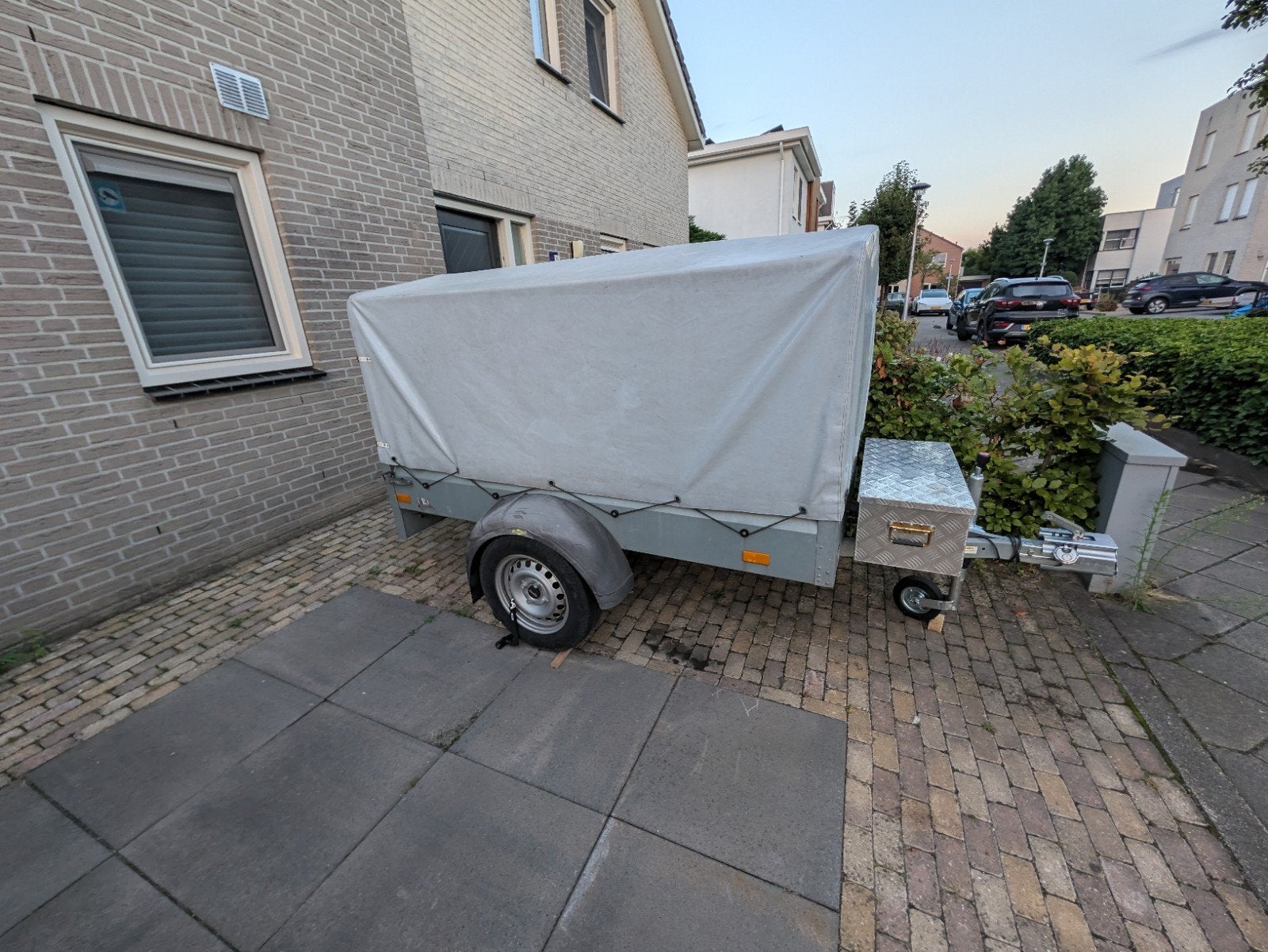 Nette Humbauer aanhanger met nieuwe neuswiel en extra's, Auto diversen, Ophalen, Gebruikt
