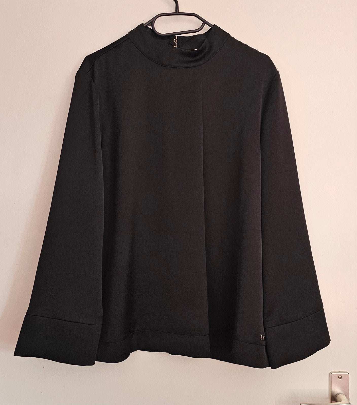 JOSH-V; PRACHTIG ZWART TUNIEK € 25,-, Ophalen of Verzenden, Zo goed als nieuw, Zwart