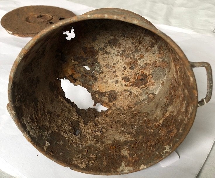 Keteltje met deksels. Bodemvondst uit WO2., Ophalen of Verzenden, Nederland, Hulzen of Bodemvondsten