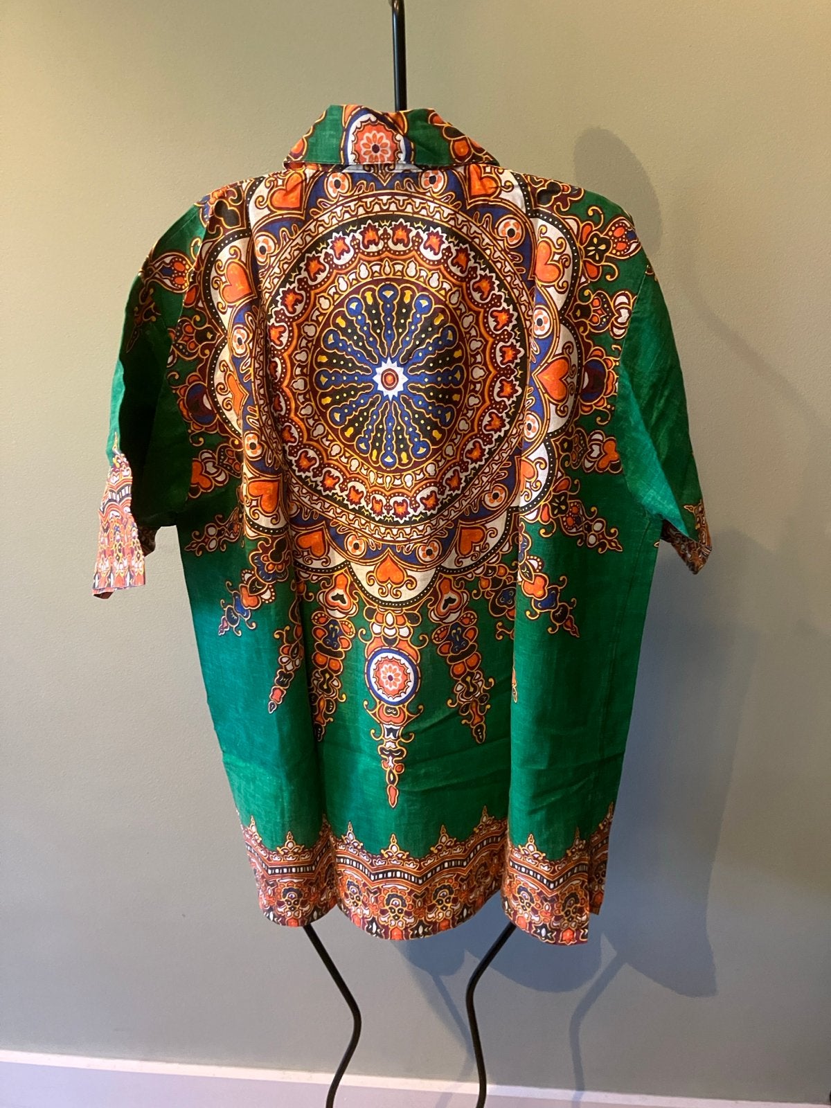 Uniek Vintage Groen Shirt met Kleurrijke Print - Maat M, Ophalen of Verzenden, Gedragen