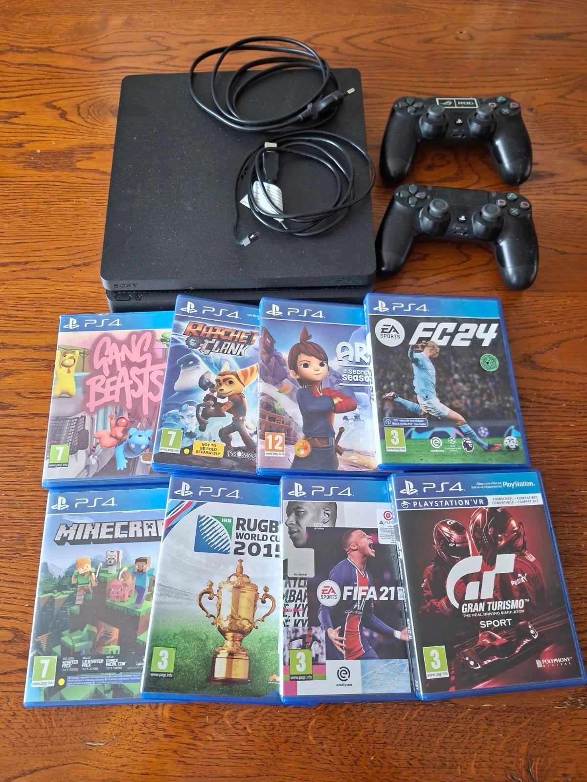 PlayStation 4 Slim met 2 controllers en 8 games, Ophalen, Met 2 controllers, Slim, 500 GB