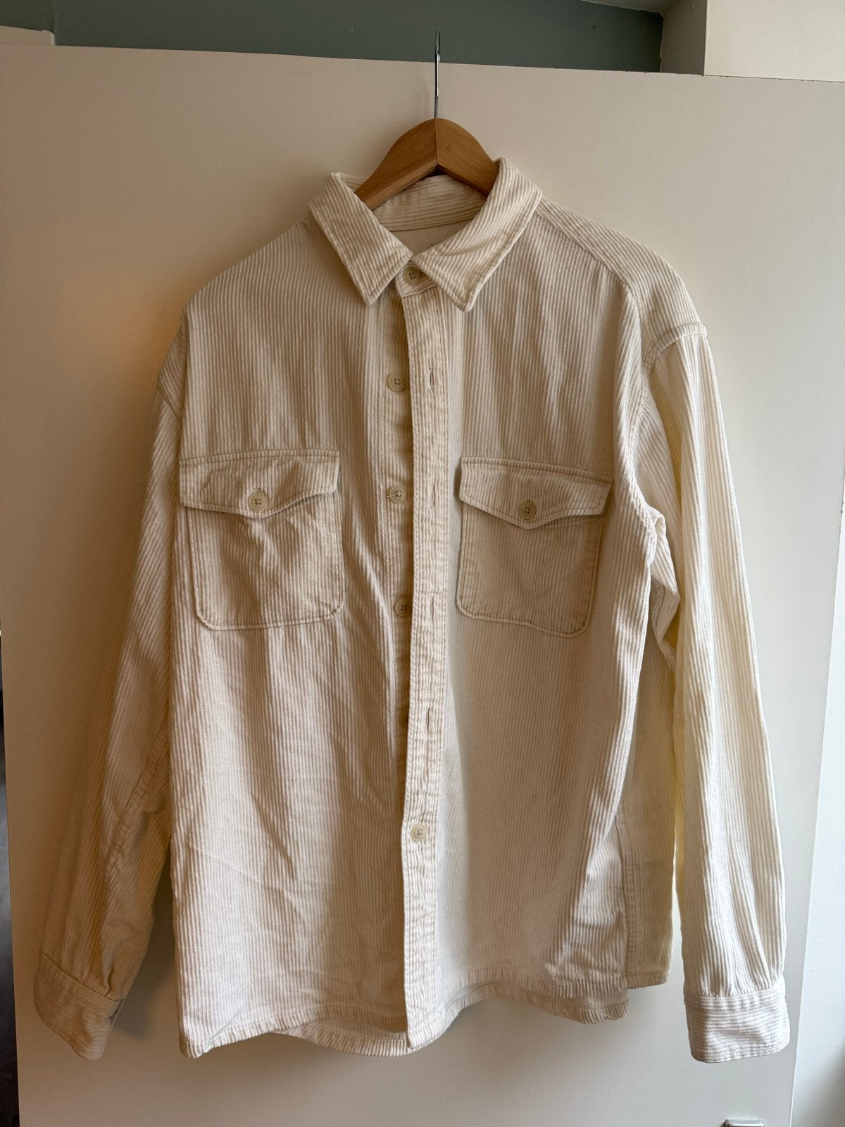 Uniqlo Corduroy Overhemd - Crème (Maat M), Kleding | Heren, Ophalen, Zo goed als nieuw, Beige, Halswijdte 39/40 (M)