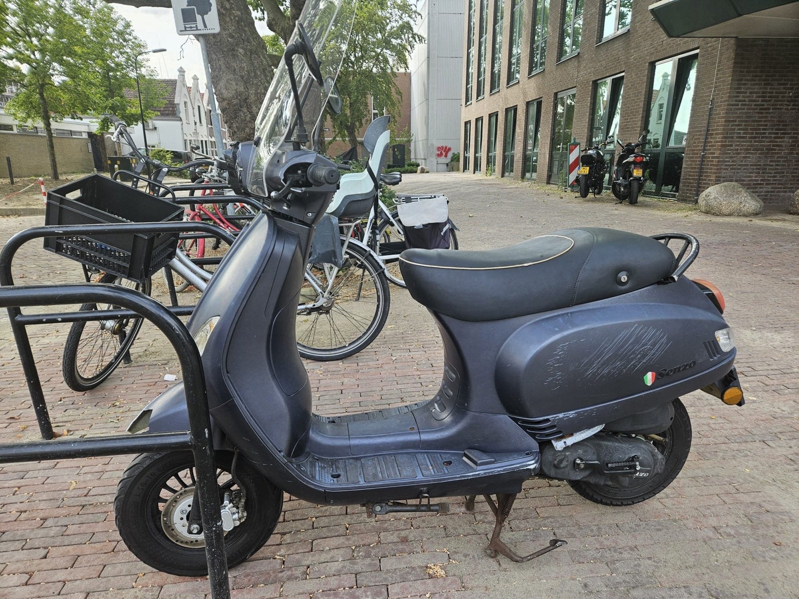 Senzo Riva 50cc 4-takt – Schadescooter / Opknapper, Ophalen of Verzenden, Gebruikt, Benzine, Overige merken