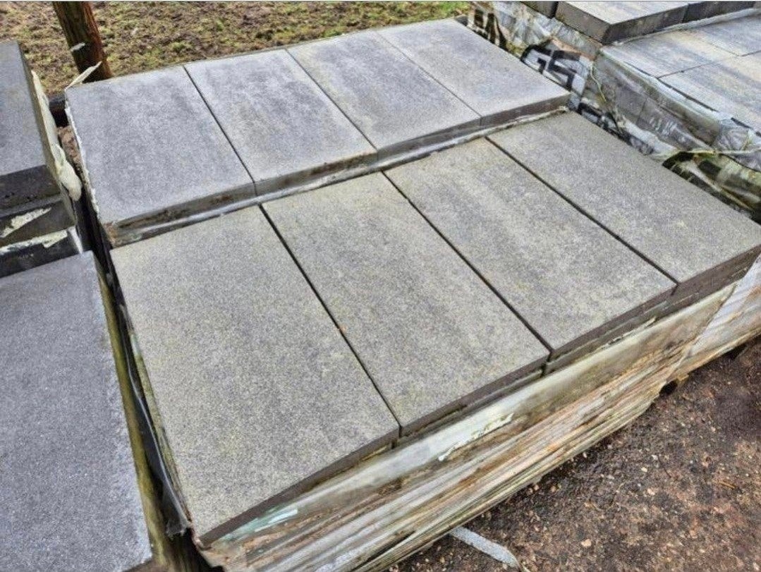 8,64m² 60*30*4cm terrastegels natuursteen reliëf s-partij, Ophalen, Nieuw, 5 tot 10 m², Beton