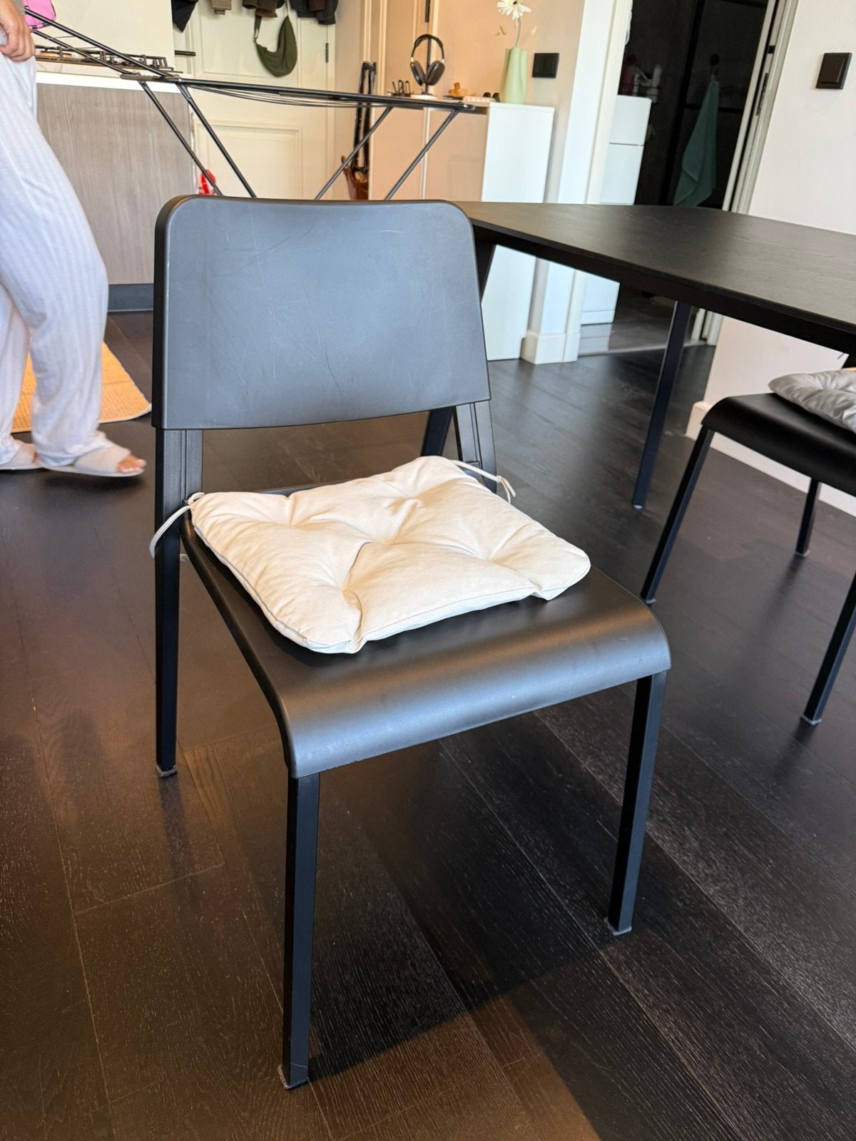 2x IKEA TEODORES stoelen – zwart – zo goed als nieuw, Ophalen, Zo goed als nieuw, Zwart, Twee