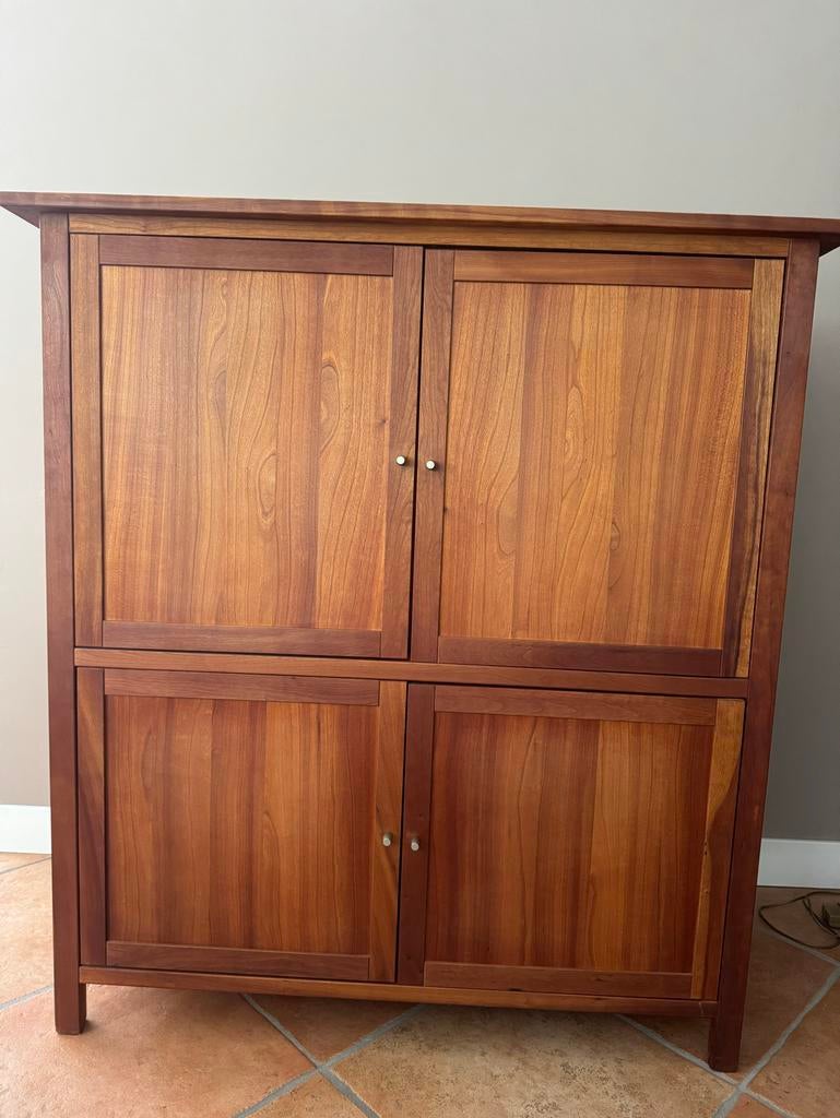 Massief  kersen houten kast, Huis en Inrichting, Kasten | Computermeubels, Gebruikt, 120 tot 170 cm, Ophalen of Verzenden, Kersenhout