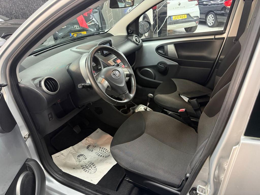 Toyota Aygo 1.0 VVT-i Aspiration Automaat | Navigatie | Airc, Auto's, Euro 5, Gebruikt, Parkeersensor, 4 stoelen