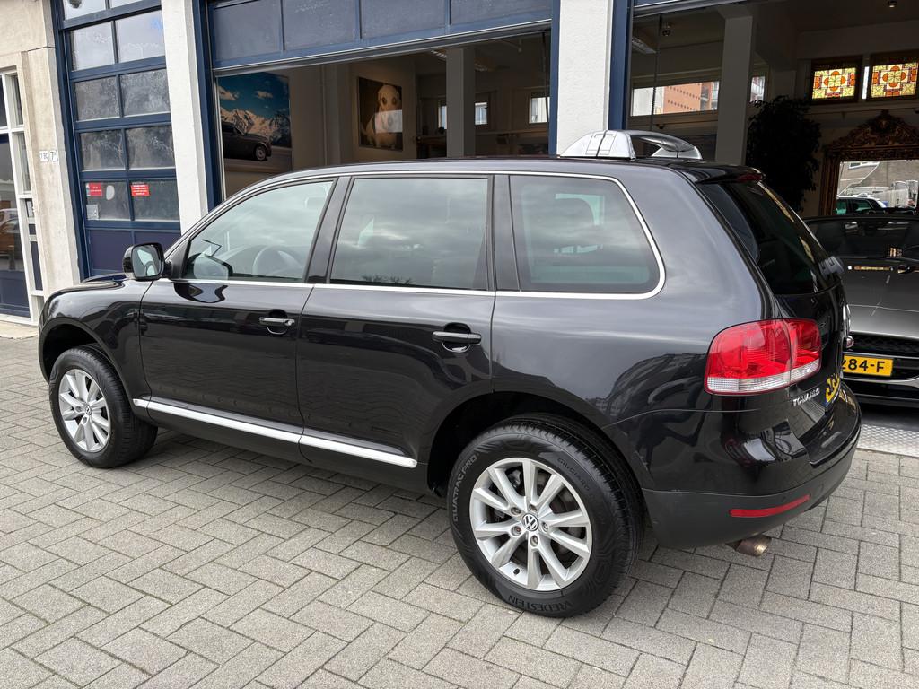 Volkswagen Touareg 3.2 V6 AUT/LEDER/CLIMA/NETTE STAAT, Auto's, Automaat, Gebruikt, 3189 cc, Zwart