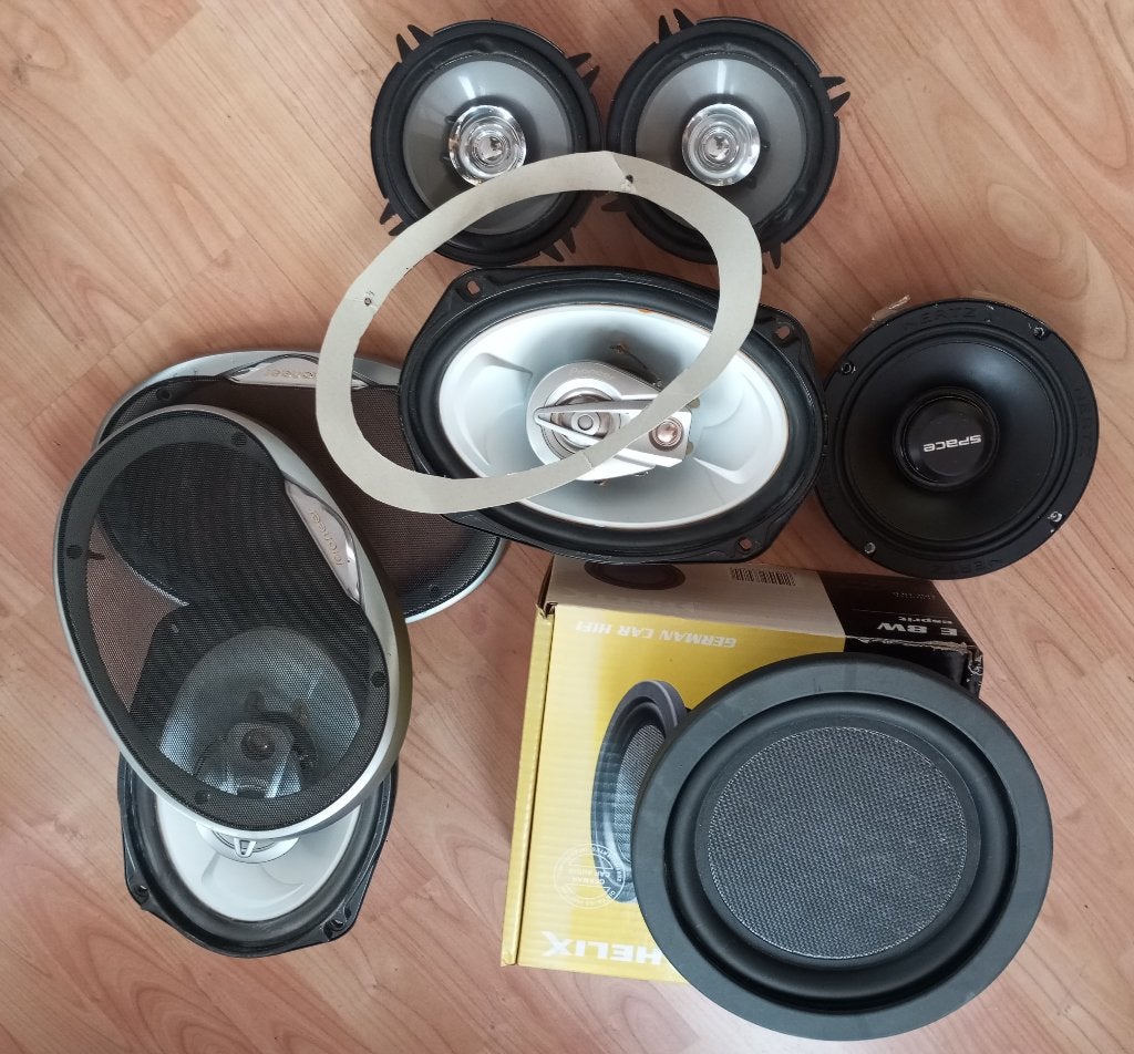 Diverse speakers voor de hobbyist   , 1 koop, Gebruikt, 120 tot 150 watt, Overige typen, Ophalen