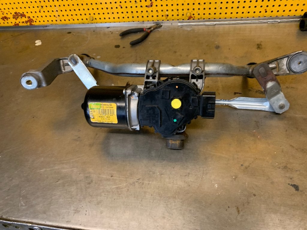 Ruitenwisser mechanische met motor Clio 4, Auto-onderdelen, Ophalen of Verzenden, Gebruikt, Renault