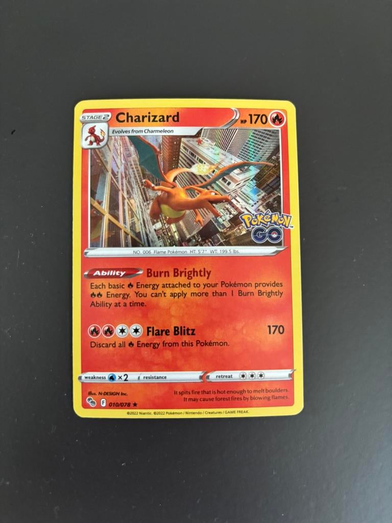Charizard, Hobby en Vrije tijd, Verzamelkaartspellen | Pokémon, Ophalen of Verzenden, Zo goed als nieuw