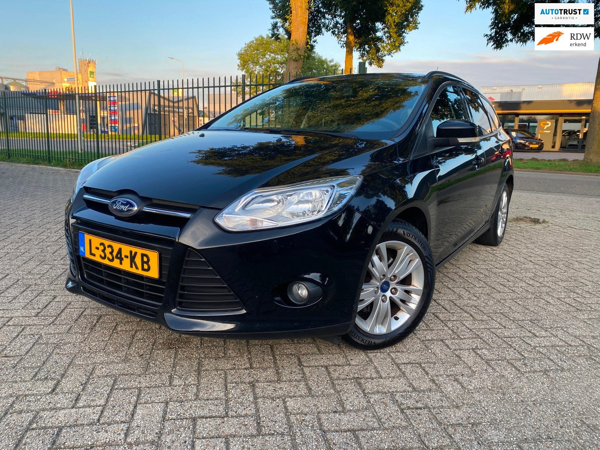 Ford Focus Wagon 1.0 EcoBoost Edition Plus Airco Pdc Alu Dis, Gebruikt, Zwart, Handgeschakeld, 3 cilinders