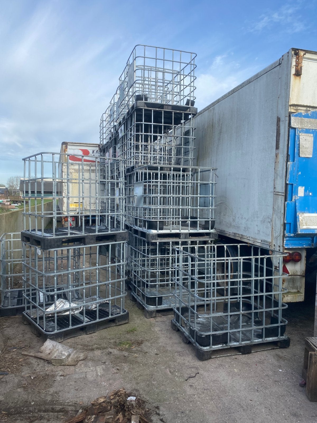 ibc vaten kratten houtkratten watervaten watertanks tonnen, 150 liter of meer, Ophalen, Zo goed als nieuw