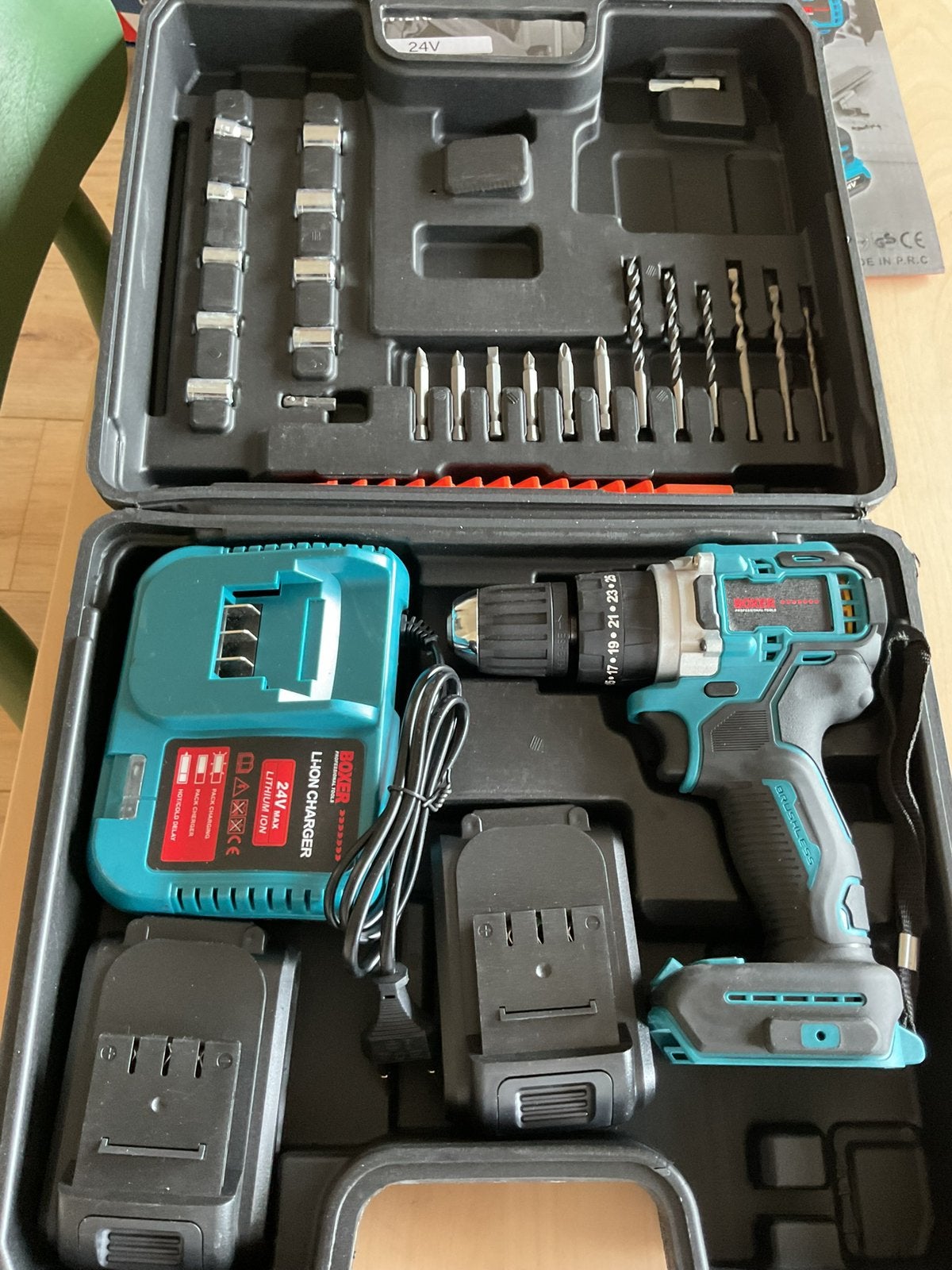 24 v boor/schroefmachine met hamerfunctie en 2 li-ion accu, Ophalen of Verzenden, Nieuw, Boor- en Schroefmachine