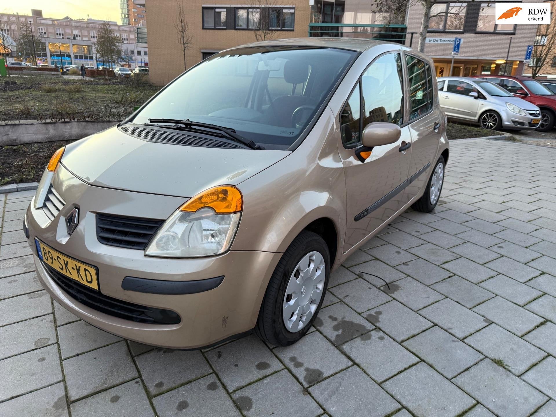 Renault Modus 1.6-16V Authentique Luxe, Auto's, Voorwielaandrijving, Zwart, 4 cilinders, Origineel Nederlands