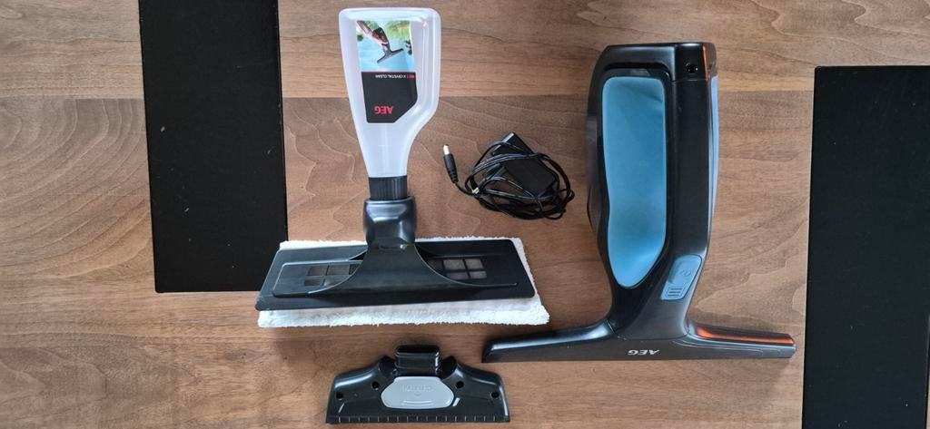 AEG raamwisser met spuitfles en oplader, Ophalen, Gebruikt