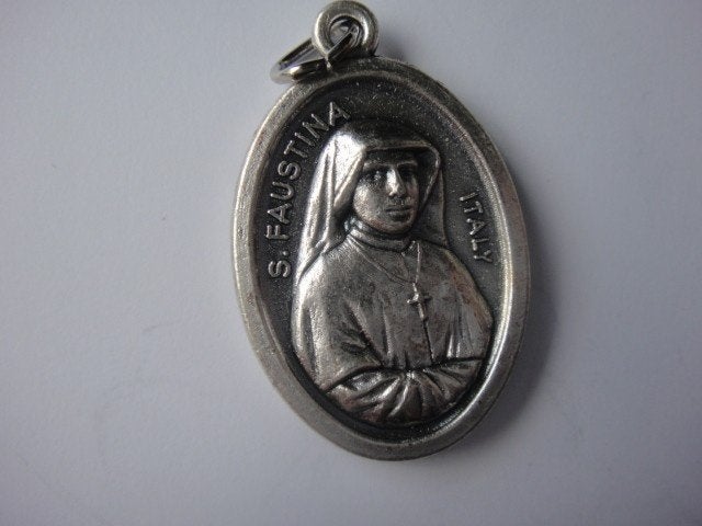 Medaille H. Faustina en Devine Mercy, Ophalen of Verzenden, Zo goed als nieuw, Overige typen, Christendom | Katholiek