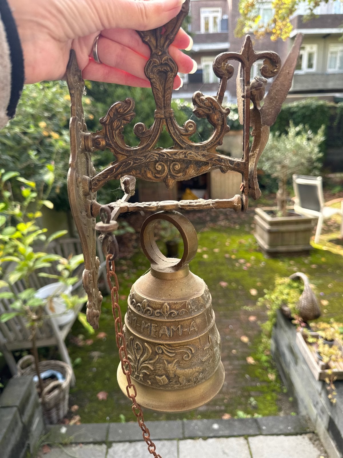 Antieke Bronzen klooster deurbel met Engelenfiguur, Ophalen, Brons