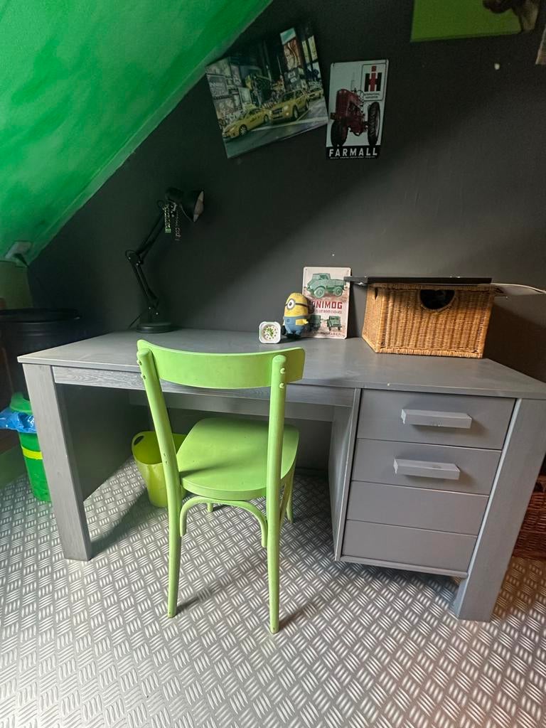 *Stoere jongens kamer: bureau, bed en kledingkast*, Ophalen, Gebruikt, Jongetje of Meisje