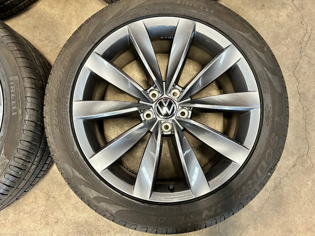 19 inch originele Chennai velgen + zomerbanden VW Tiguan, Auto-onderdelen, Banden en Velgen, 19 inch, Gebruikt, 255 mm, Banden en Velgen