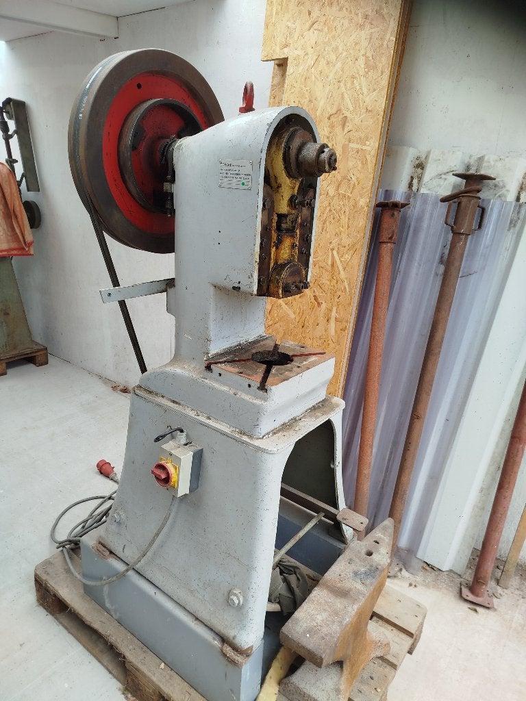 Ter Hart excentrische pers., Ophalen, Gebruikt, Metaaldraaibank, Minder dan 500 mm