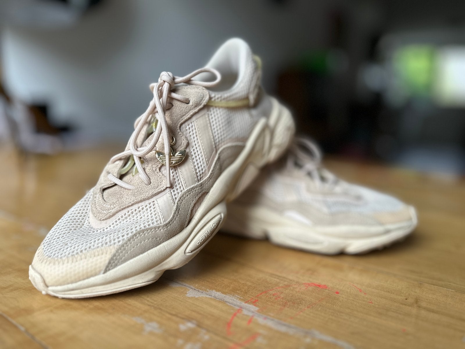 Adidas Ozweego sneakers - Beige - Maat 42, Ophalen of Verzenden, Gedragen, Beige, Sneakers of Gympen