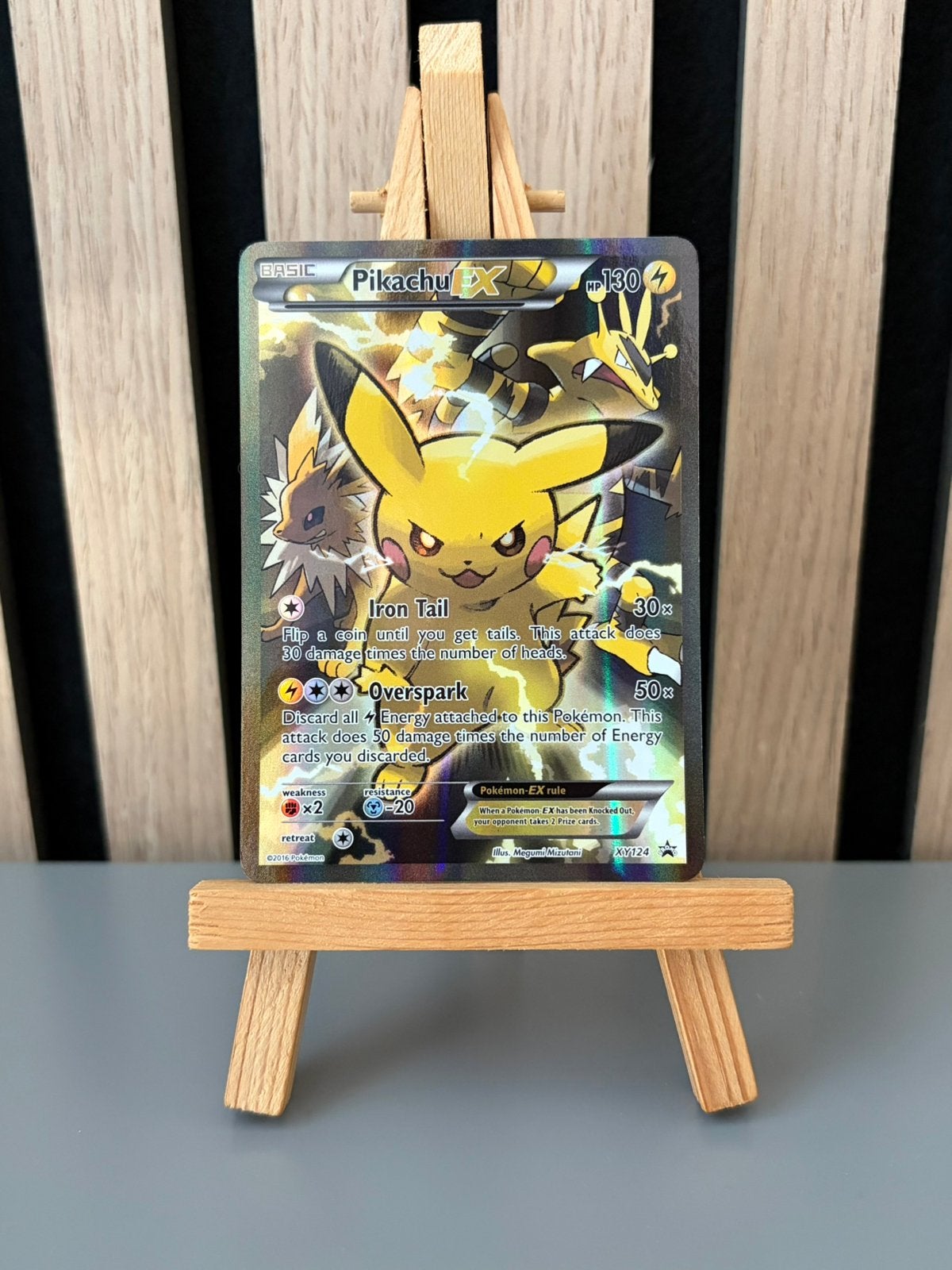 Pokemon Pikachu EX XY124 Black Star Promo, Hobby en Vrije tijd, Ophalen of Verzenden, Zo goed als nieuw