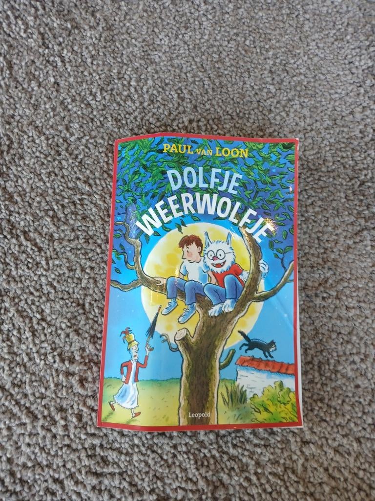 Dolfje Weerwolfje, Boeken, Achtergrond en Informatie, Paul van loon, Ophalen of Verzenden, Zo goed als nieuw