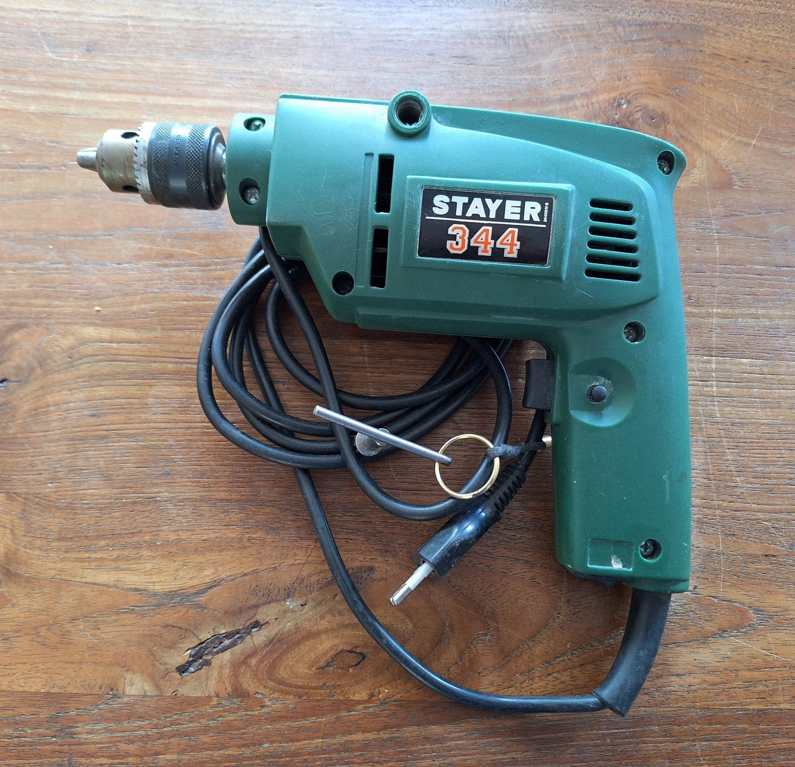 Stayer precisie Boormachine 480 watt, 10mm boorkop z.g.a.n, Doe-het-zelf en Verbouw, Gereedschap | Boormachines, Boormachine, Variabele snelheid