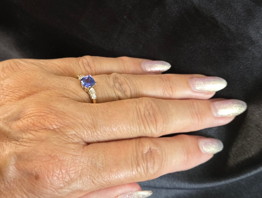 Gouden Vintage ring met tanzaniet en diamanten. 2026/454, ., Paars, Ophalen of Verzenden, Zo goed als nieuw