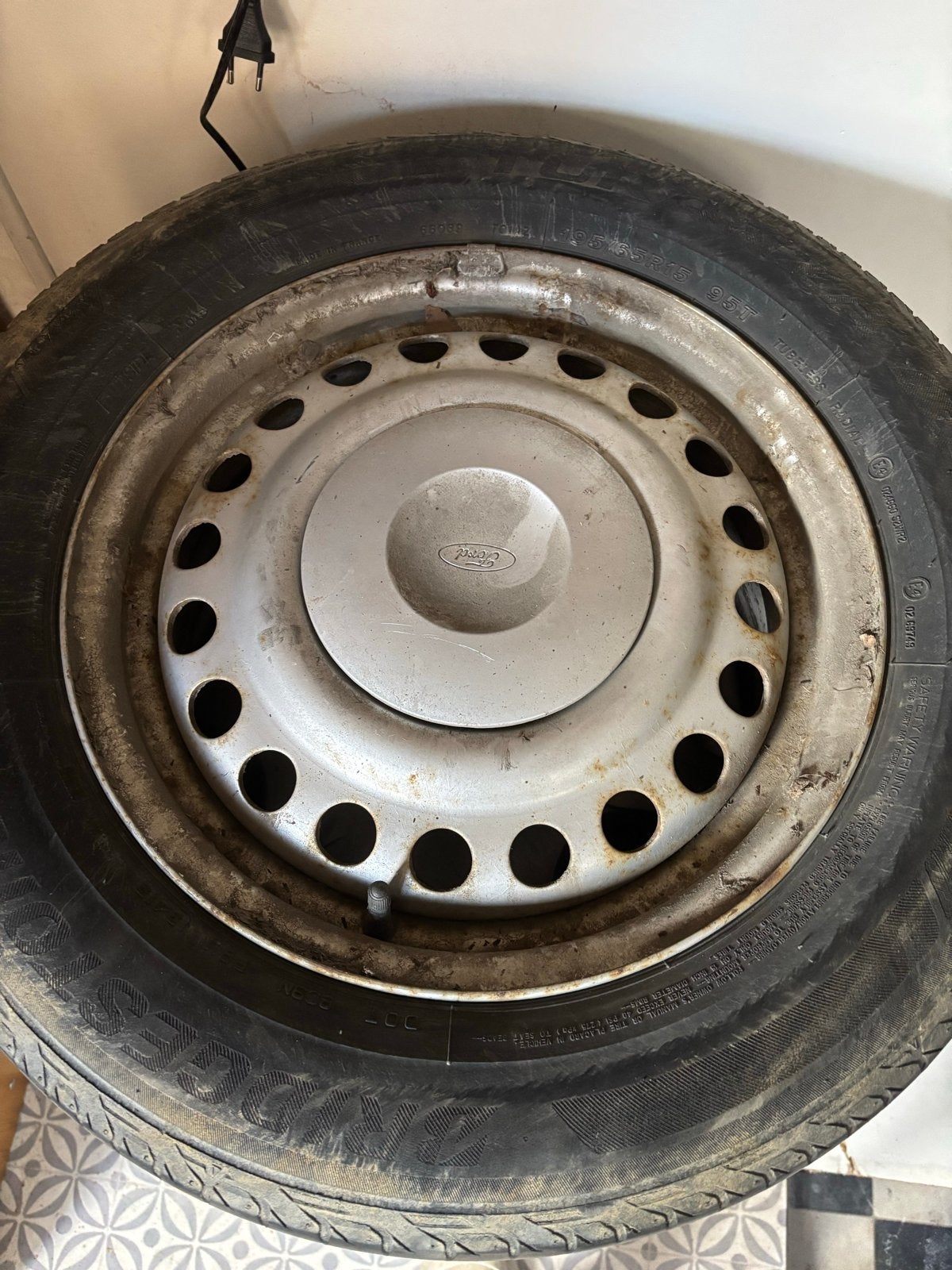 Set van 4 gebruikte Ford banden en velgen, Auto diversen, Ophalen, Gebruikt