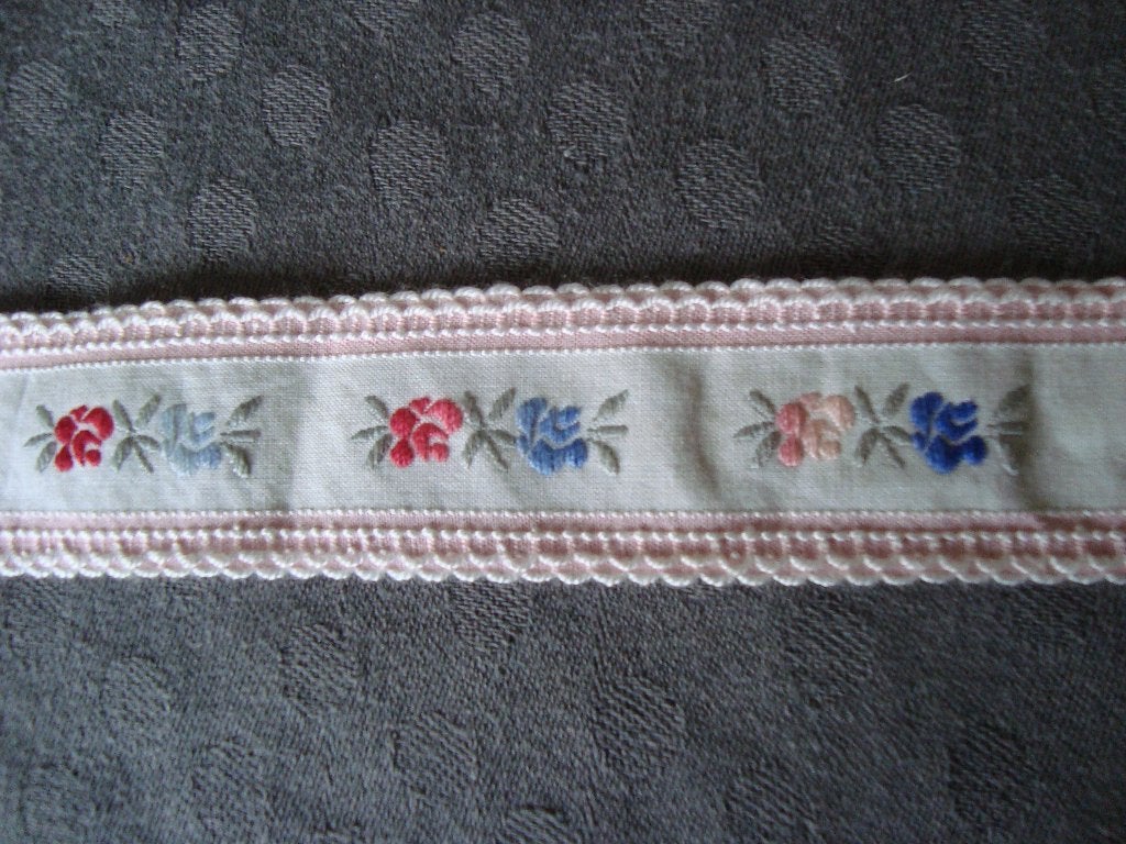 Band met roze bloemen 3cm bij 80cm, Ophalen of Verzenden, Nieuw, Lint, Band of Elastiek