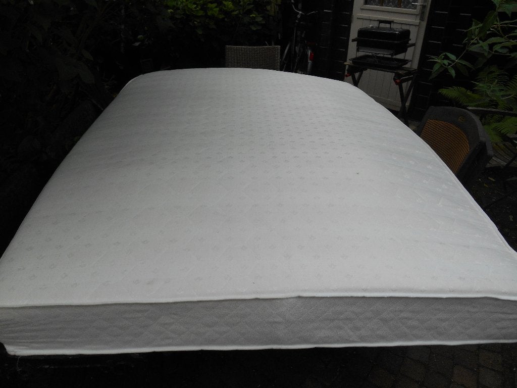 gratis matras 140 200, Huis en Inrichting, Ophalen, Tweepersoons, 200 cm, 140 cm