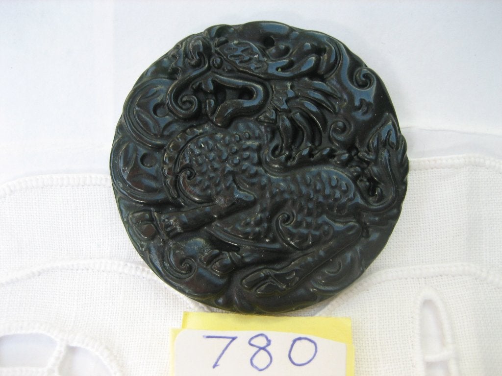 Amulet hanger van chinese jade.780 # chinese Foo Dog, Ophalen of Verzenden, Zo goed als nieuw, Groen, Steen of Mineraal