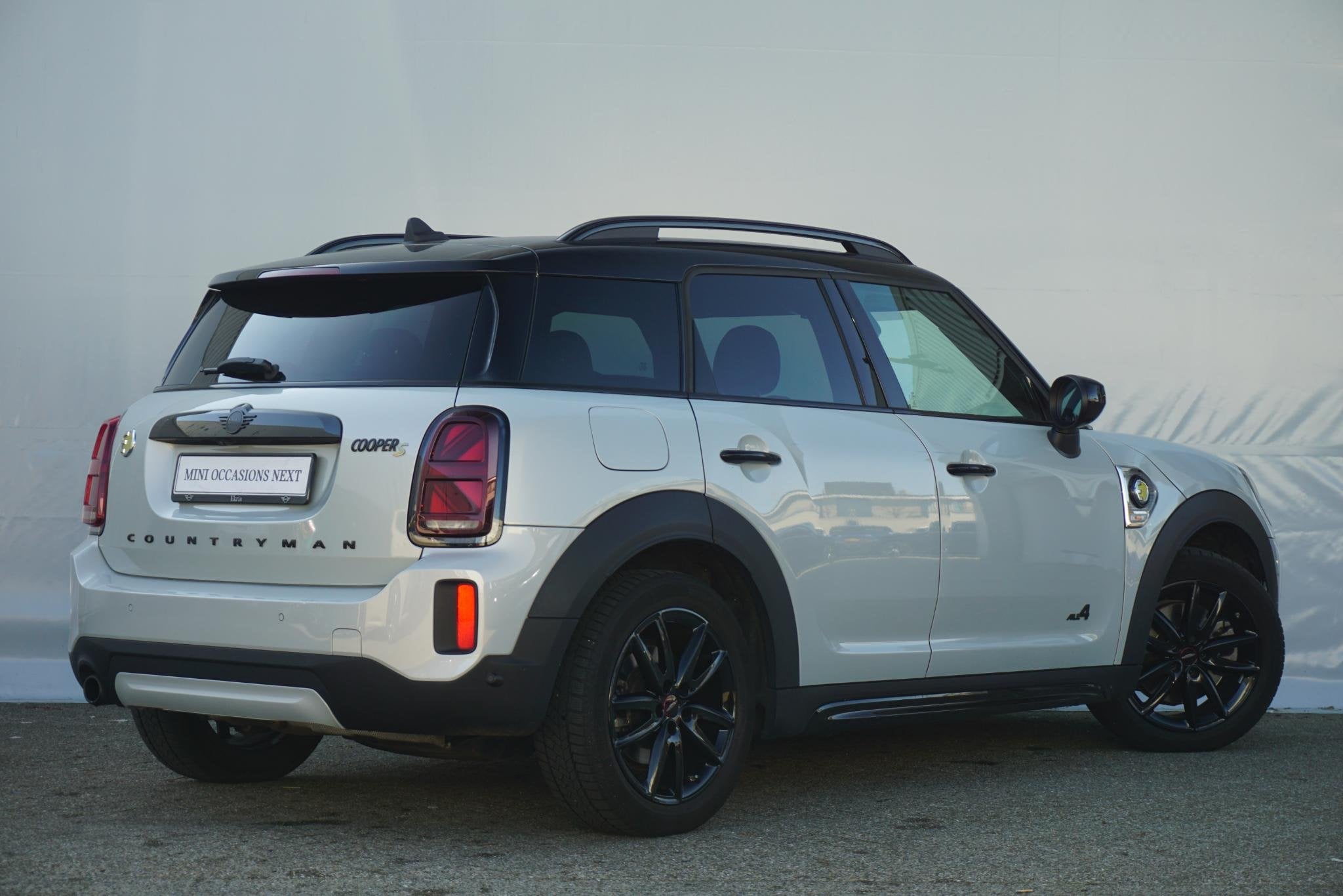 MINI Countryman SE ALL4 Classic | Comfort Acces | Memorystoe, Auto's, Mini, Automaat, 12 maanden, Countryman, Wit