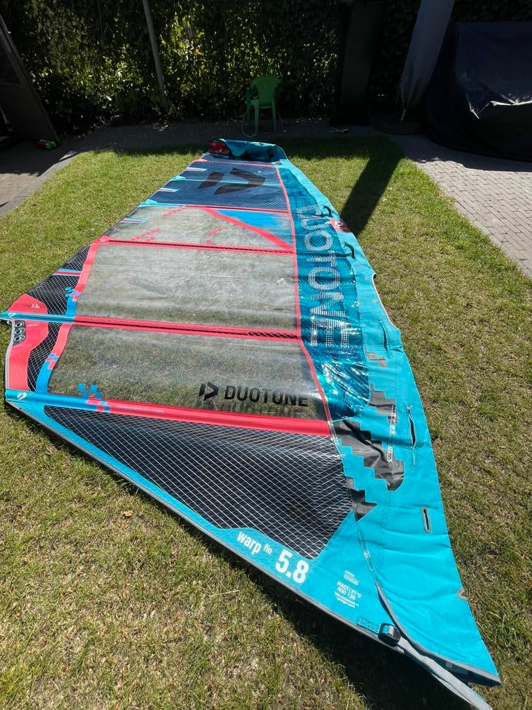 Duotone Warp Fin 2025 slalom zeilen: 5.8 & 7.8. ZGAN!, Watersport en Boten, Ophalen, Met draagtas, Zo goed als nieuw, Minder dan 5 m²