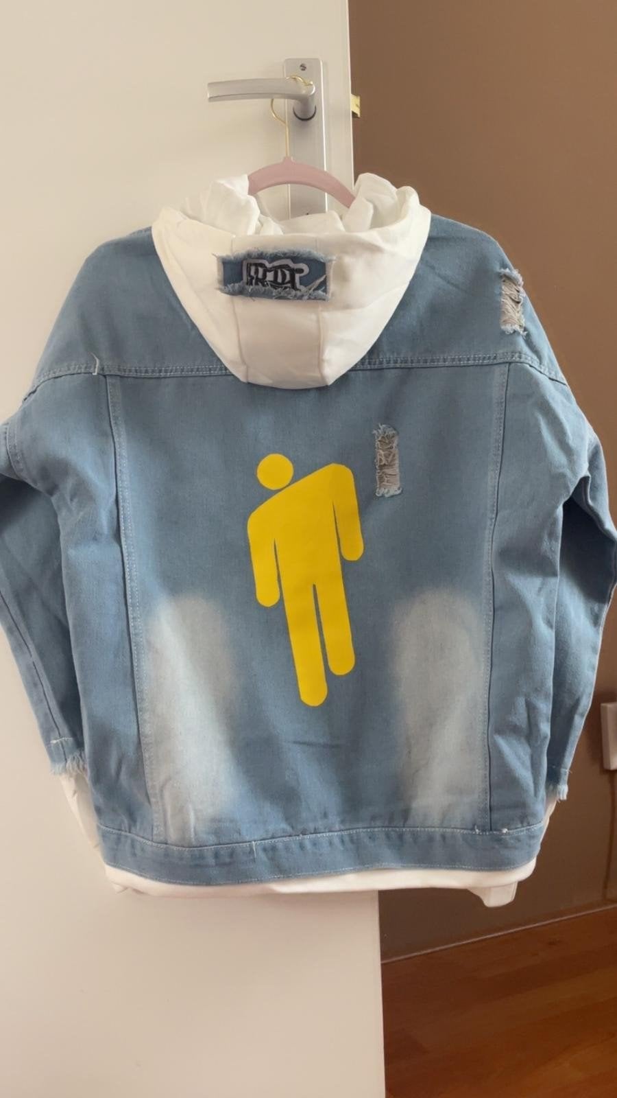 Billie Eilish spijkerjasje met capuchon -Nieuw en ongedragen, Kleding | Dames, Jasjes, Kostuums en Pakken, Ophalen of Verzenden