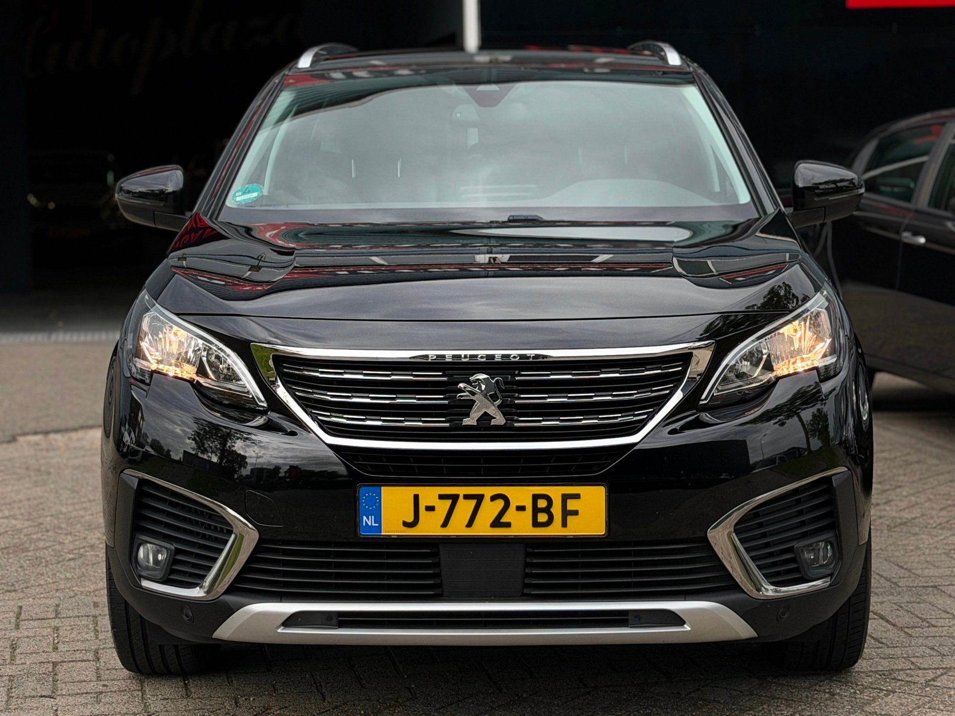 Peugeot 5008 1.2 PureTech Blue Lease Premium Avantage AUTOMA, Dealer onderhouden, Gebruikt, 1199 cc, Automatische klimaatregeling