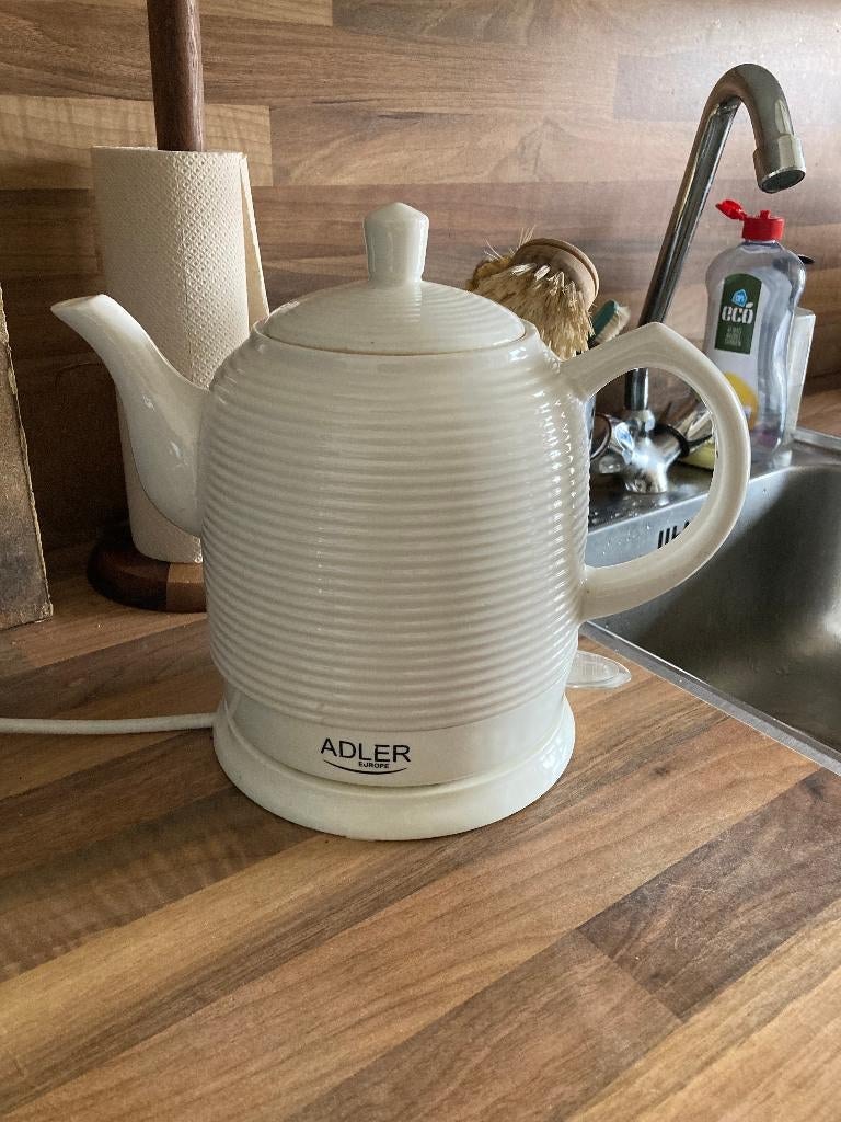 Mooie waterkoker van Adler – ook te gebruiken als theepot, Witgoed en Apparatuur, Waterkokers, 1 tot 2 liter, Ophalen, Zo goed als nieuw