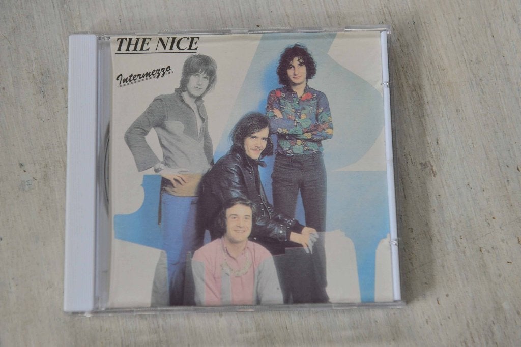 THE NICE == Intermezzo 10 geweldige nummers, Inclusief doosje, Zo goed als nieuw, Album, Verzenden