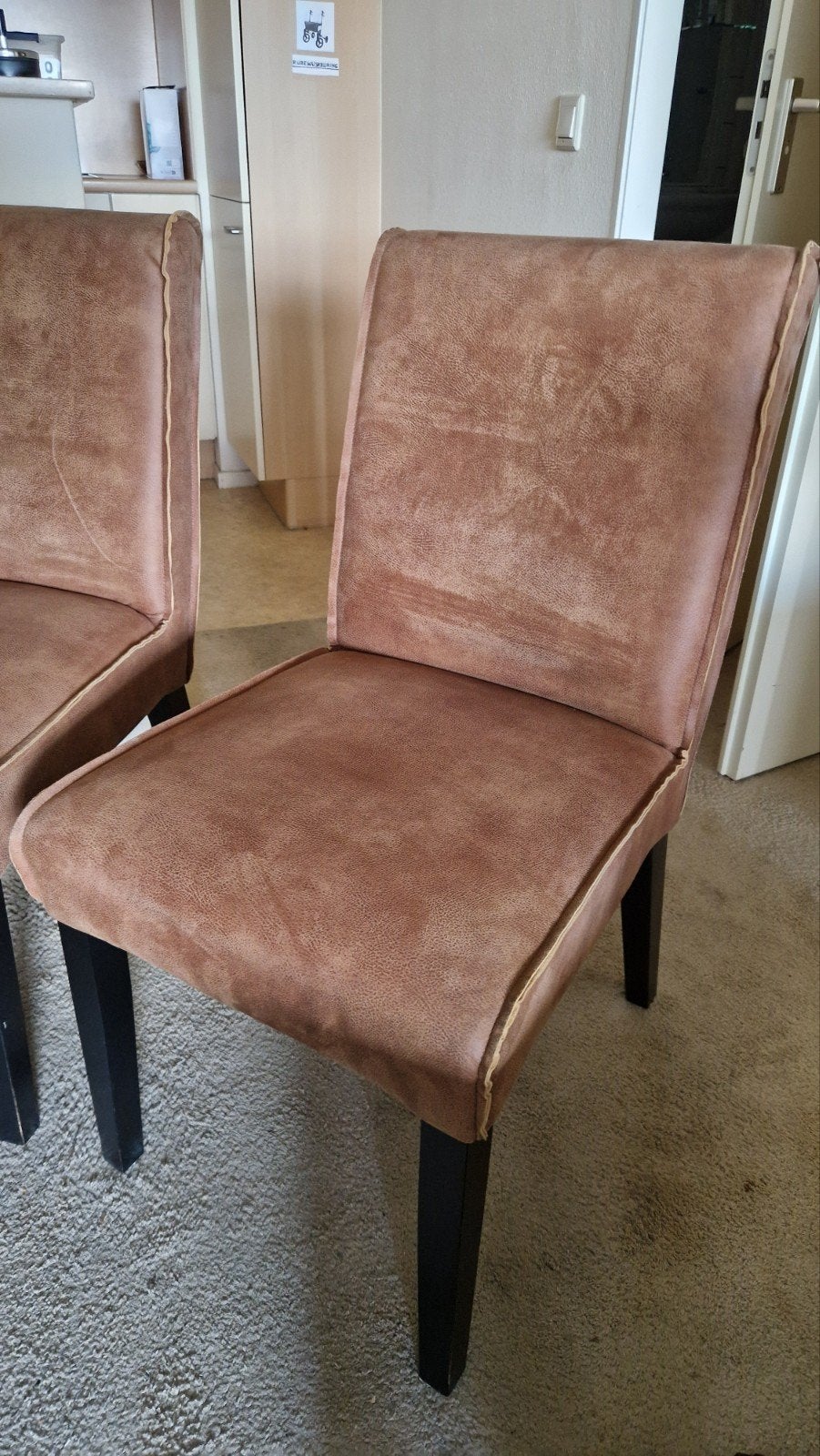 Eetkamerstoelen 2 stuks - kunstleer - voor 19 sept weg!, Ophalen, Zo goed als nieuw, Bruin, Twee