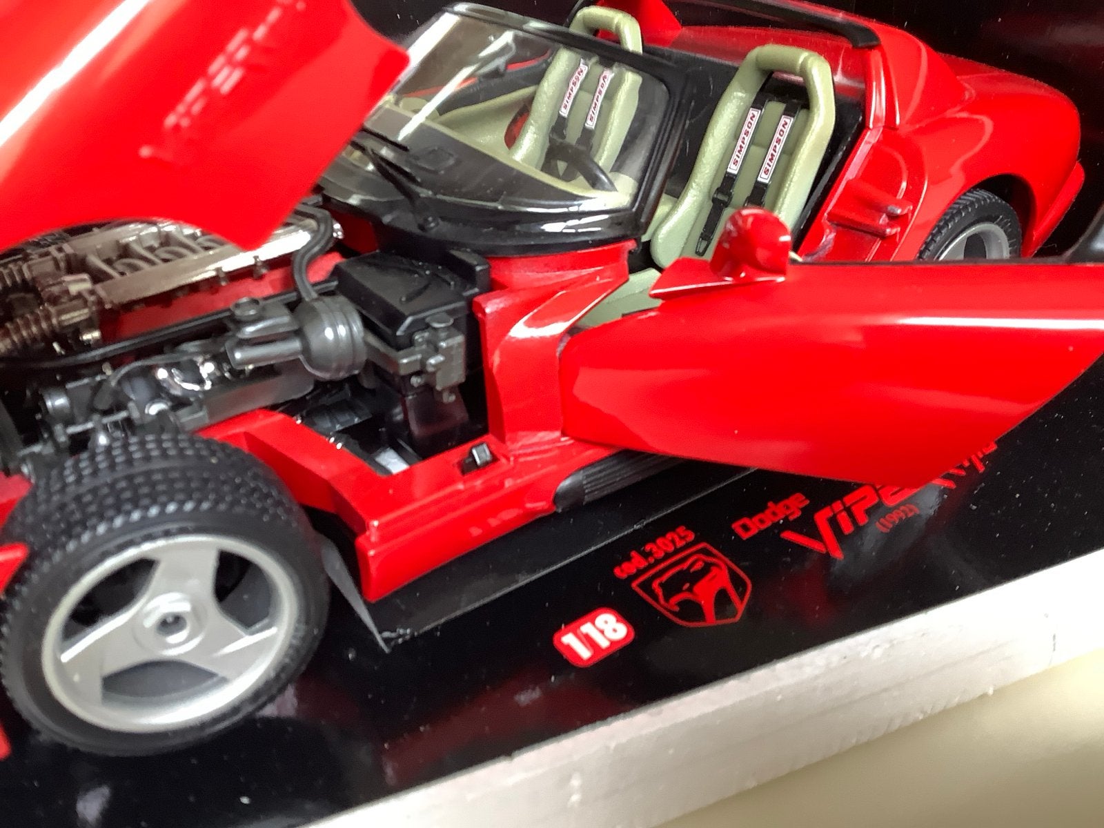 Burago Dodge Viper RT/10 (1992) schaalmodel - Nieuw, Ophalen of Verzenden, Nieuw, Auto, Bburago