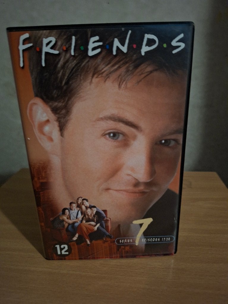 Friends Matthew Perry VHS videoband, Cd's en Dvd's, Nederlands ondertiteld, Ophalen of Verzenden, Komedie, Vanaf 12 jaar