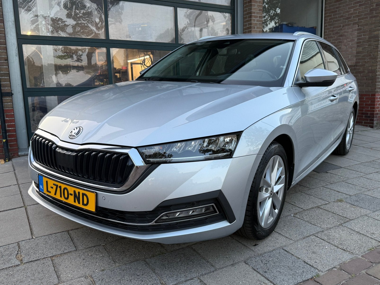 Skoda Octavia 1.0 TSI E-tech Mhev 110pk DSG 2021 | Trekhaak, Auto's, Skoda, Bedrijf, Octavia, ABS, Airbags, Airconditioning, Android Auto