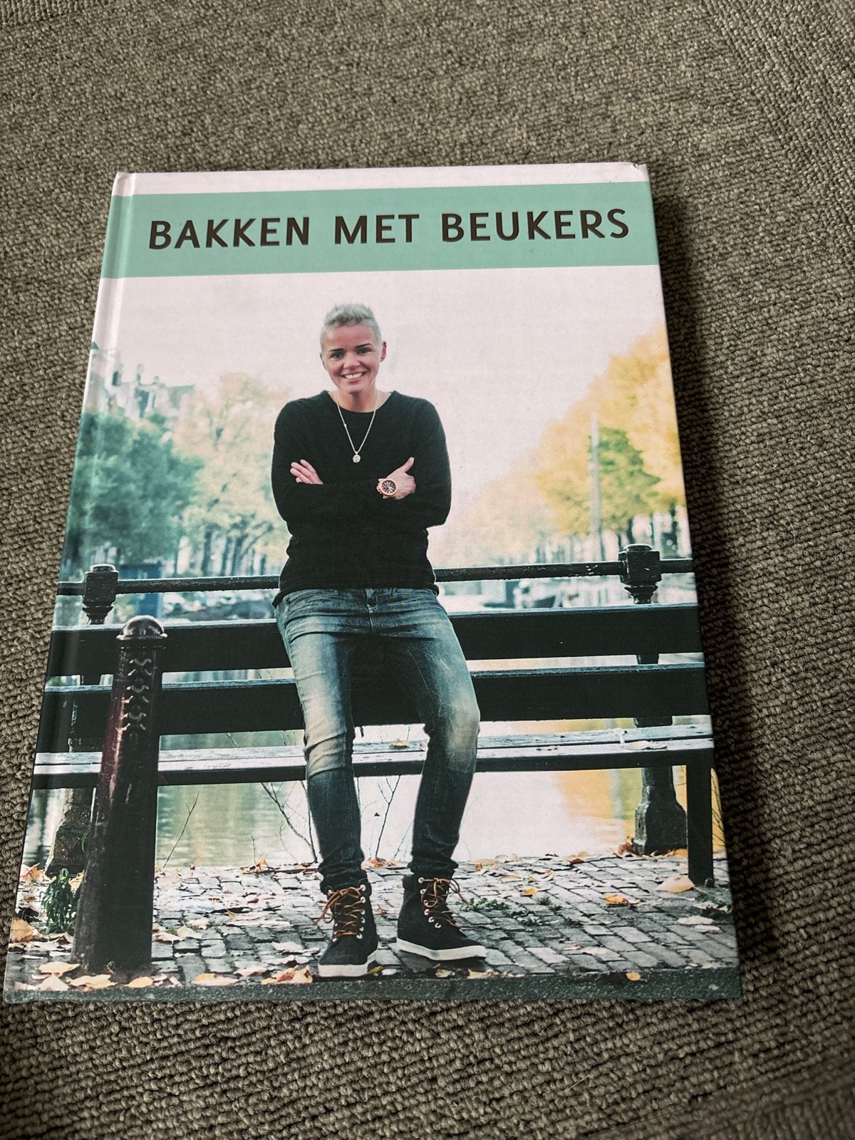 Bakken met Beukers - Dieet Boek, Gelezen, Ophalen of Verzenden, Gezond koken, Taart, Gebak en Desserts