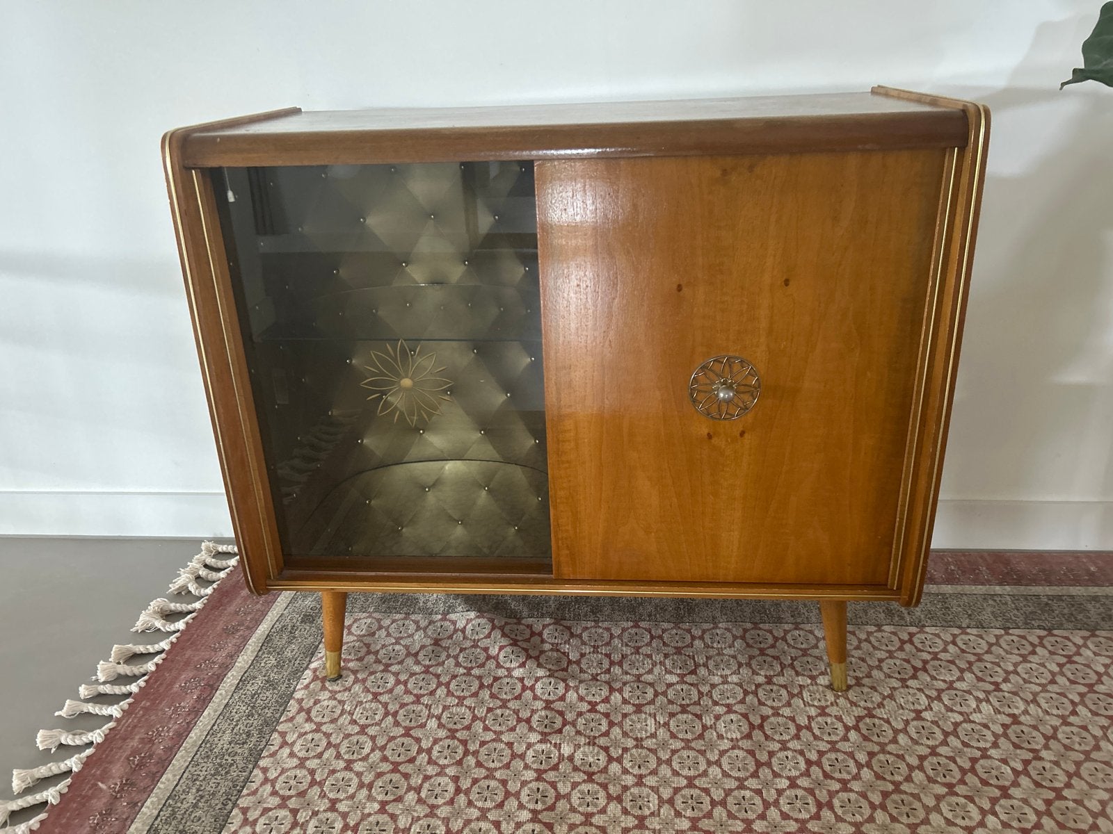 Vintage Dressoir met Glazen Schuifdeur en Verlichting, Ophalen