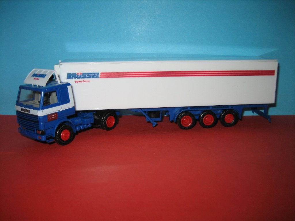 Brussel  SCANIA 142  met oplegger  Herpa, Ophalen of Verzenden, Zo goed als nieuw, Bus of Vrachtwagen, Herpa