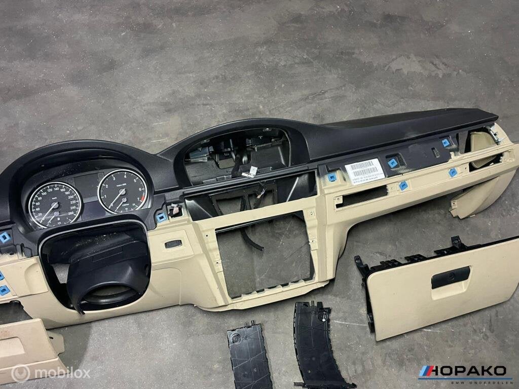 Dashboard + bekerhouders BMW 3 serie E90 E91 E92 E93 | beige, Gebruikt, Einsteinlaan 5 rijswijk, Bmw, Ophalen of Verzenden